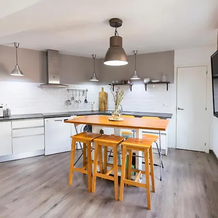 Akomodat En Luminoso Junto Al Paseo De La Ria Бильбао