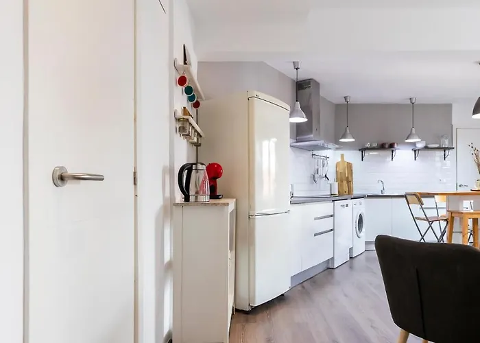 Akomodat En Luminoso Junto Al Paseo De La Ria *