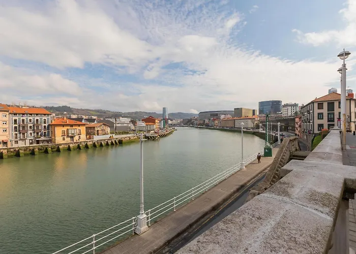 Akomodat En Luminoso Junto Al Paseo De La Ria *