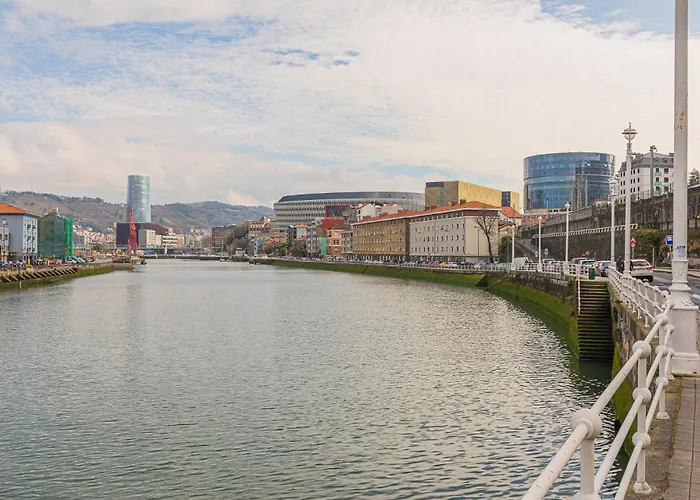 Akomodat En Luminoso Junto Al Paseo De La Ria * Бильбао