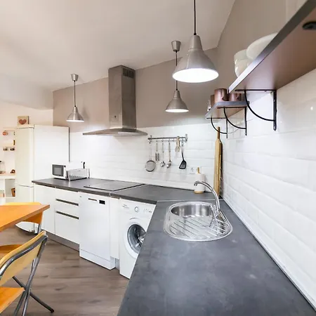 Akomodat En Luminoso Junto Al Paseo De La Ria Апартаменты Бильбао