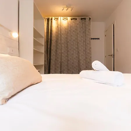 Akomodat En Luminoso Junto Al Paseo De La Ria